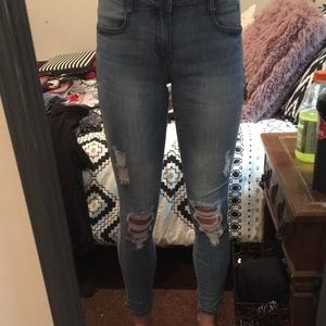 Cute distressed jeans!